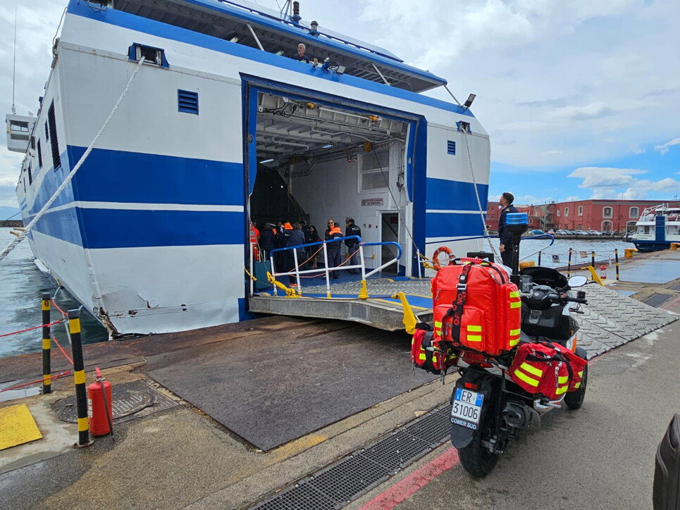 Napoli: nave contro la banchina del porto. Decine di feriti article-post
