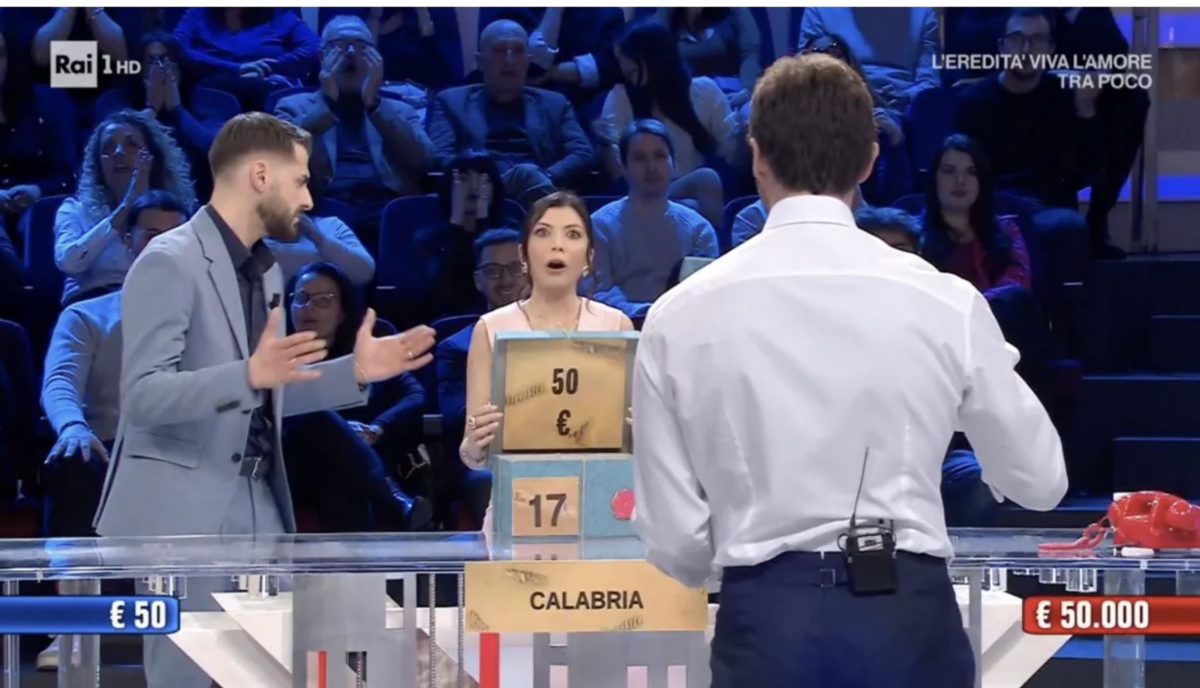 Affari Tuoi, puntata del 15 marzo: la partita di Eleonora inizia male e nel finale non segue i consigli della figlia article-post