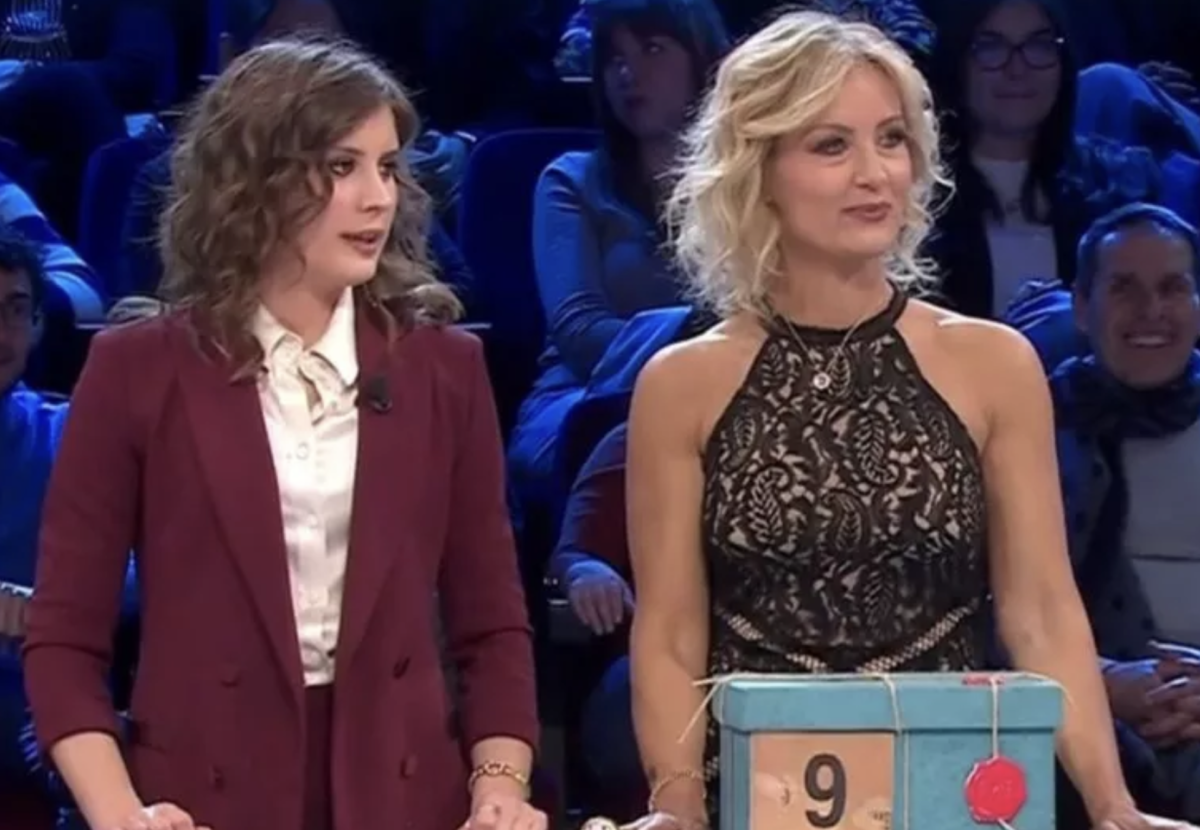 Affari Tuoi: la partita di Michelle inizia male e finisce peggio. De Martino distrugge il Daruma article-post