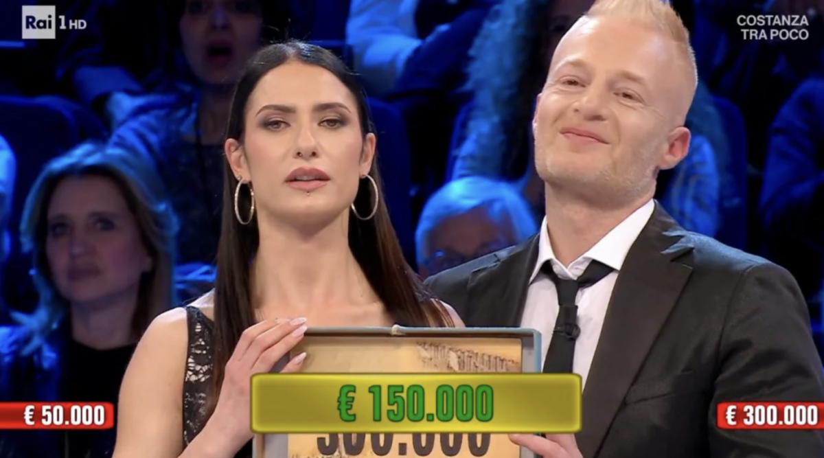 Affari Tuoi: nella puntata del 30 marzo Mariano ha in mano 300.000 euro ma poi compie un errore clamoroso article-post