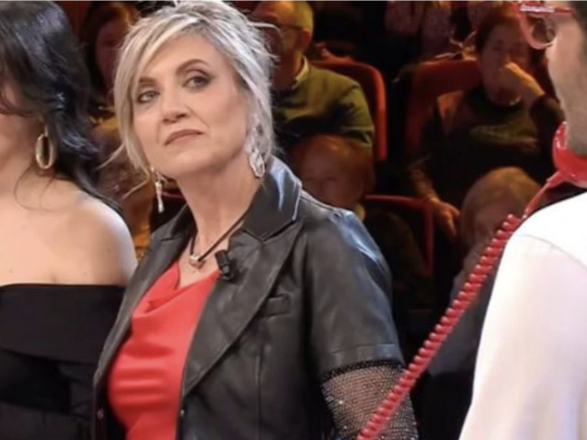 Affari Tuoi: nella puntata del 1° aprile Lucia cambia il pacco e la sua partita finisce in modo disastroso article-post