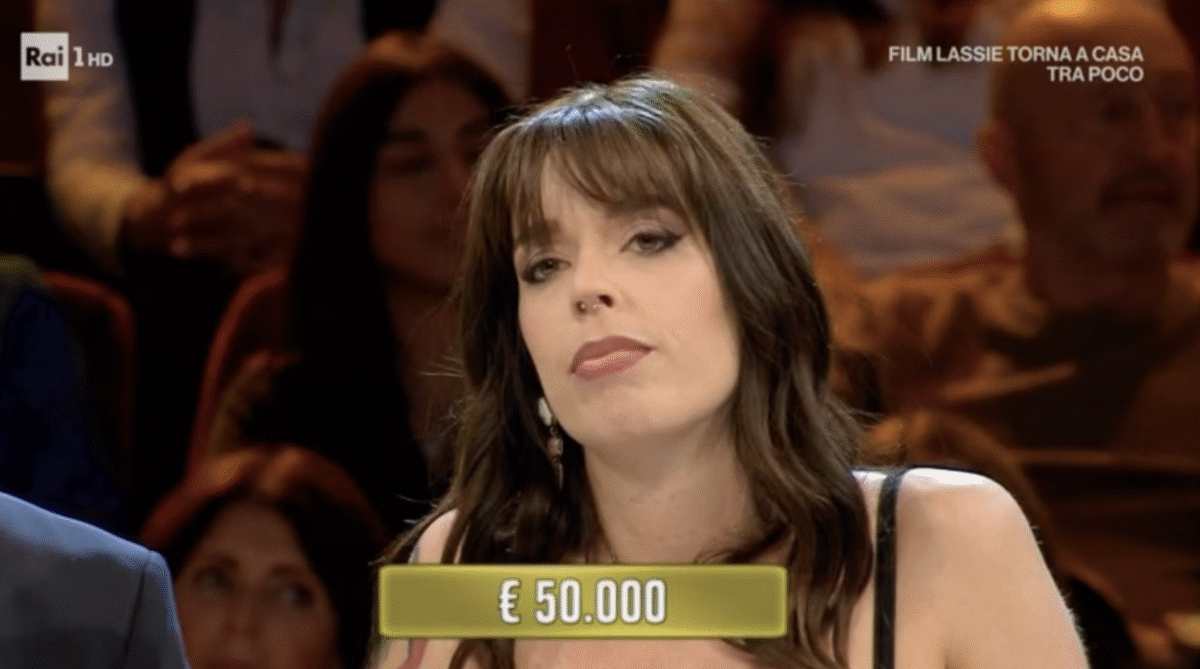 Affari Tuoi: la partita di Chiara è sfortunata e alla fine torna a casa a mani vuote article-post