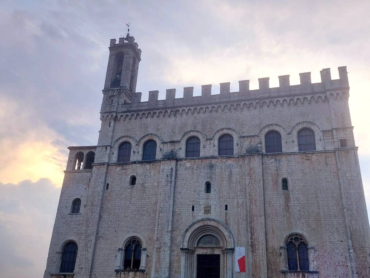 Gubbio: la città di pietra sospesa nel tempo article-post