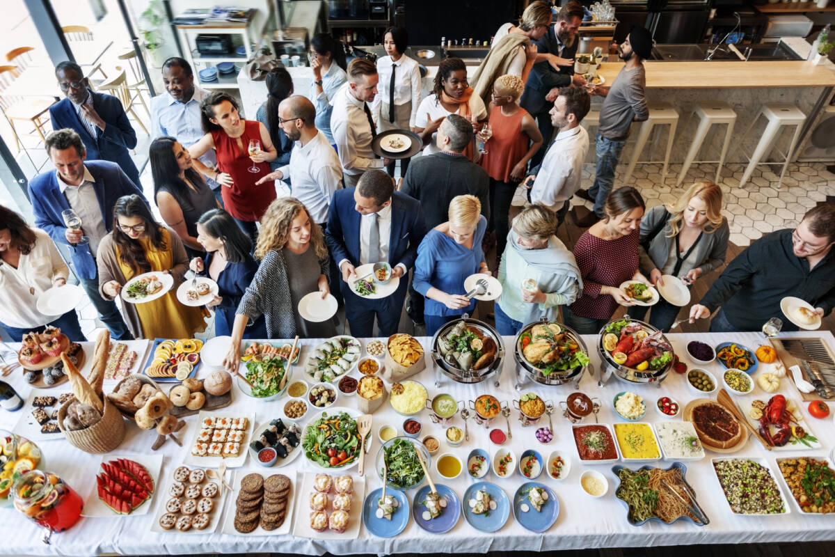 Hai paura di esagerare al buffet? Questi consigli ti salveranno la giornata article-post