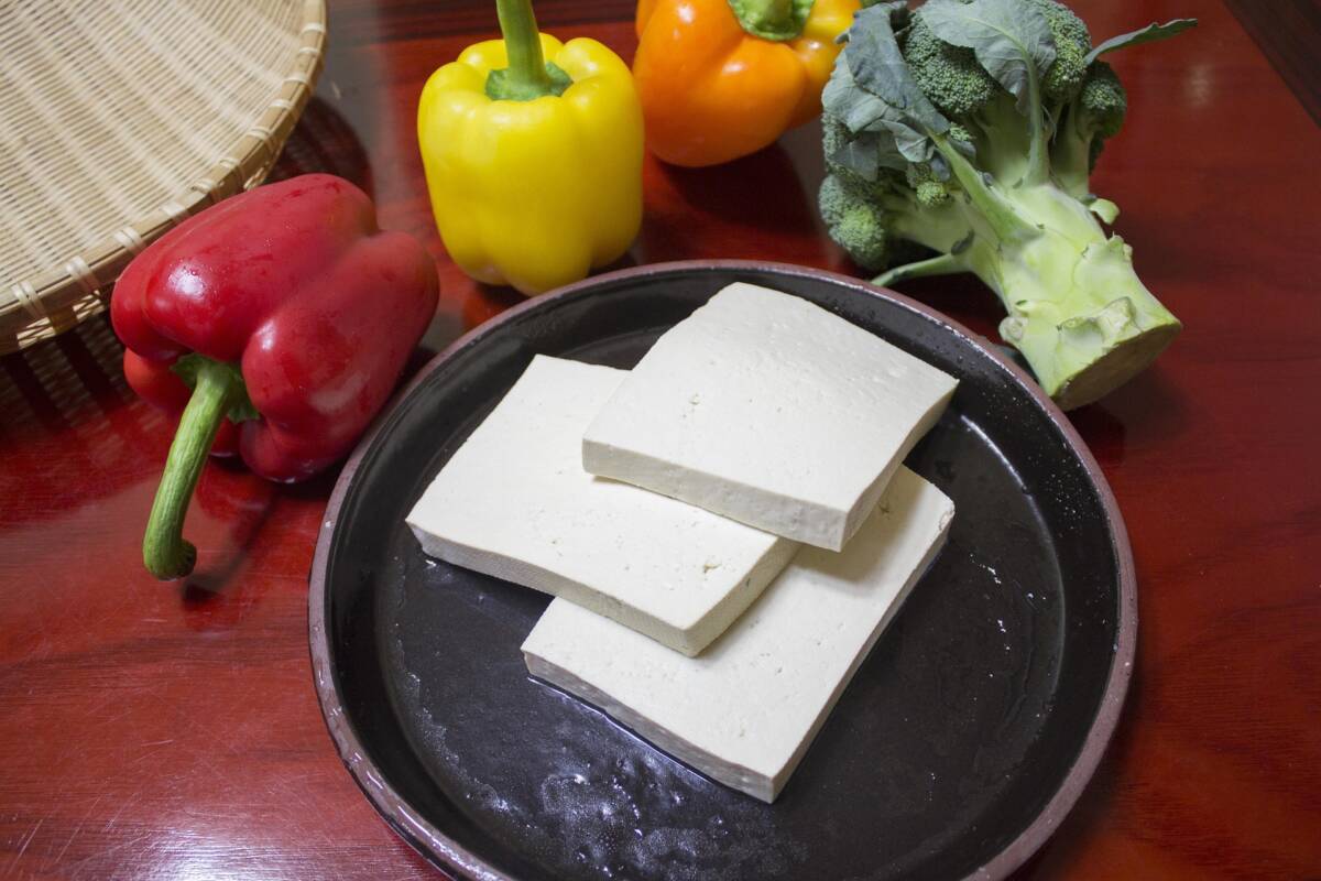 Un piatto semplice ma irresistibile. Tofu all’arancia piccante pronto in pochi minuti article-post