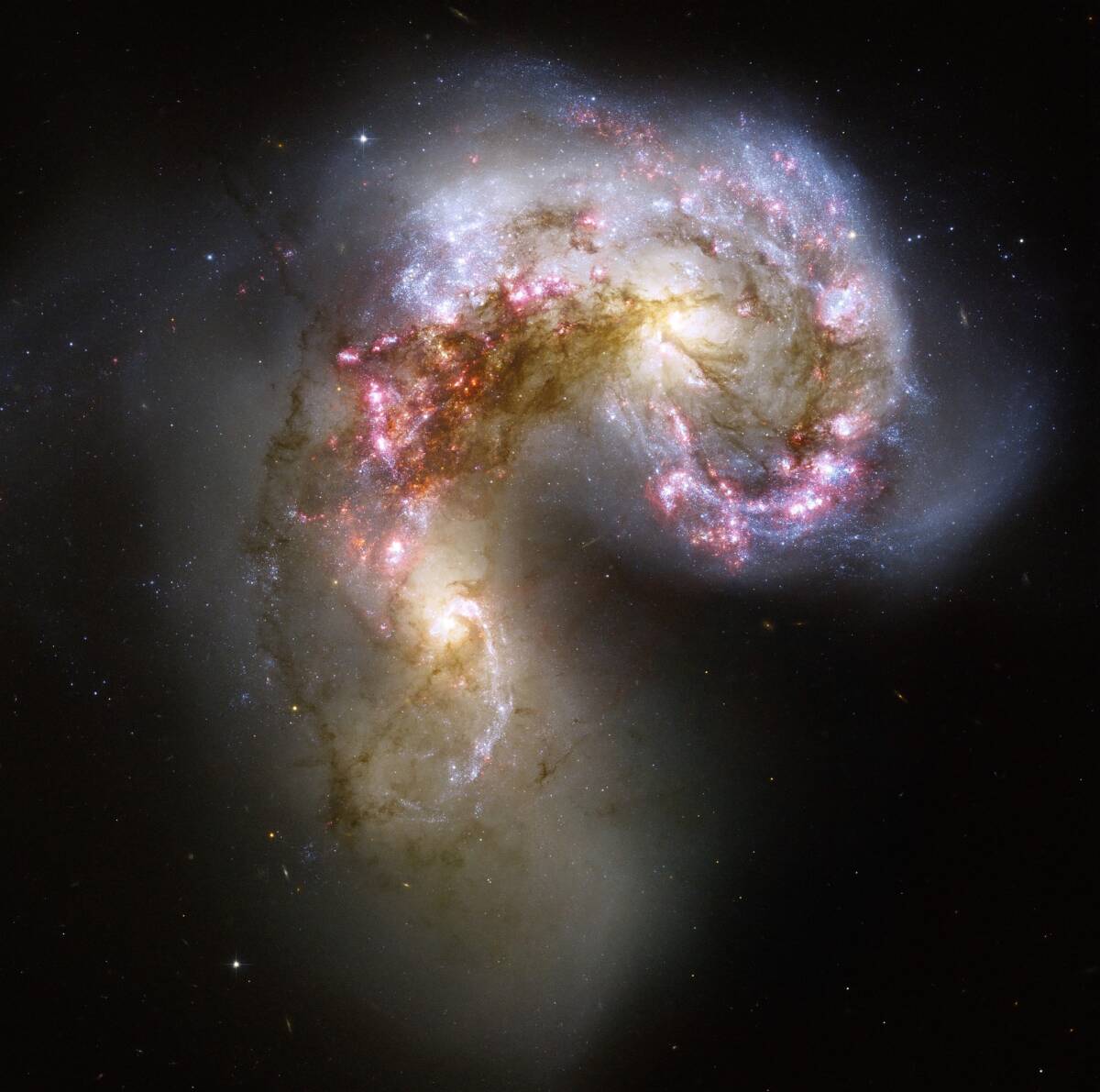 Universi paralleli o modelli sbagliati? Il mistero delle galassie giganti article-post