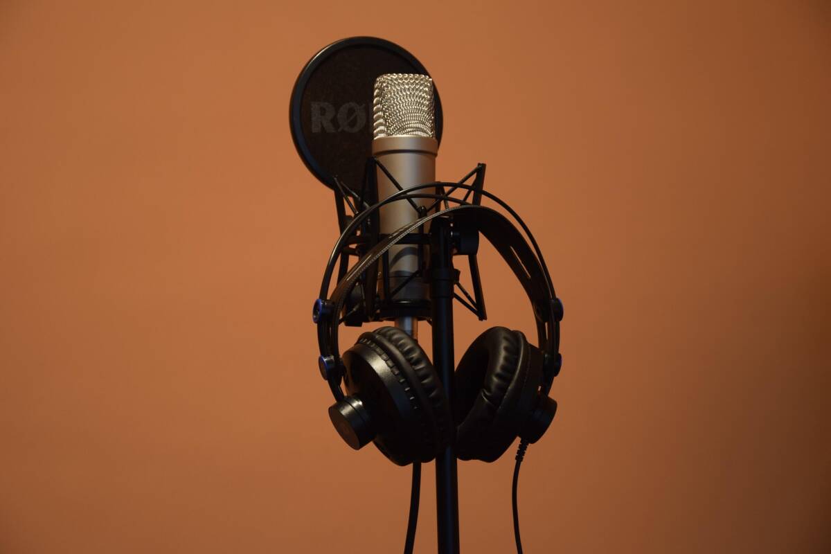 Perché i suoni che ascolti influenzano umore e produttività article-post