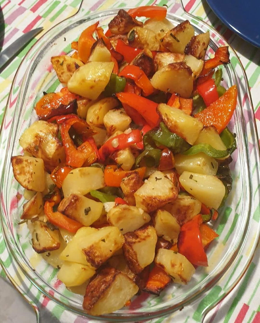 Patate e peperoni in friggitrice ad aria, il contorno perfetto preview