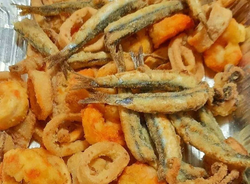 Calamari, alici e gamberi fritti in friggitrice ad aria, la frittura perfetta preview