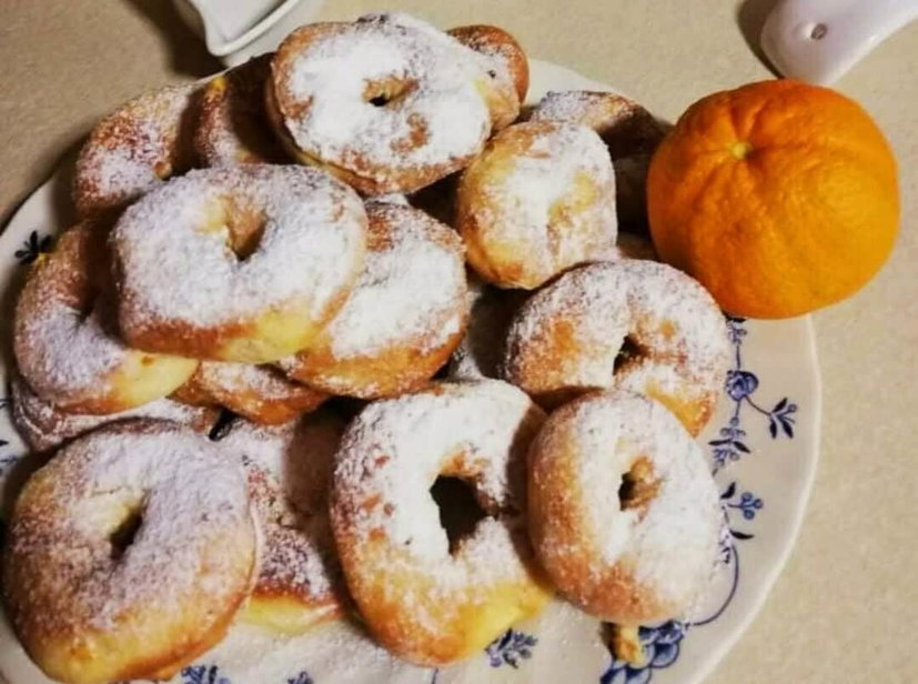 Ciambelline allo yogurt con succo di arancia e limone in friggitrice ad aria preview