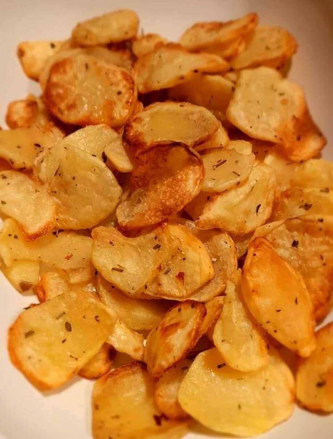 Patate a fette in friggitrice ad aria, talmente croccanti che scrocchiano article-post
