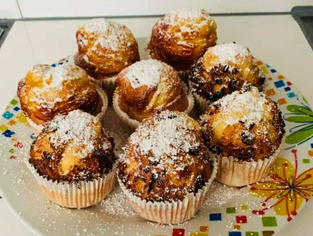 Muffin allo yogurt con cioccolato o marmellata in friggitrice ad aria article-post