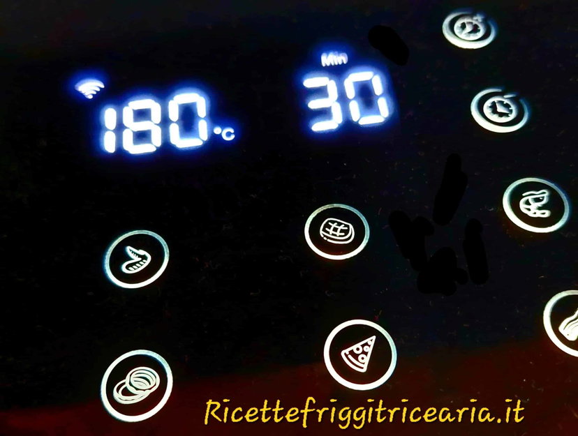 La tabella con gradi e tempi di cottura in friggitrice ad aria dei tuoi cibi preferiti preview
