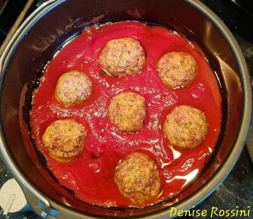Polpette al sugo in friggitrice ad aria, se le vuoi morbidissime segui questi consigli preview