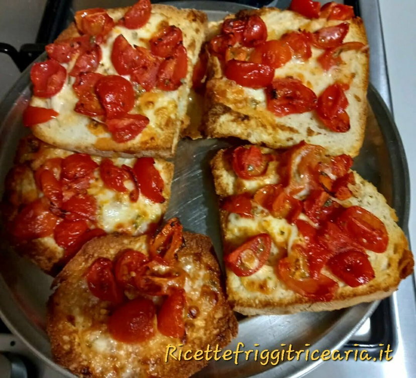 Pizza di pane in friggitrice ad aria, abbiamo usato il latte preview