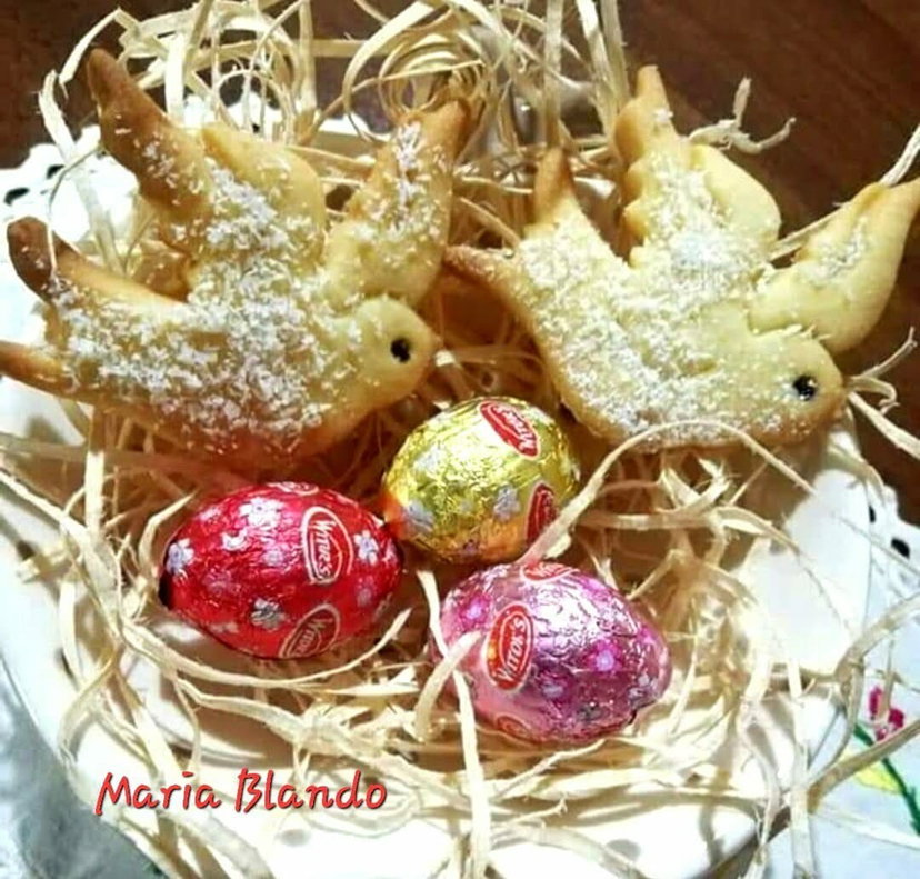 Biscotti Pasquali in friggitrice ad aria: colombine, uova e coniglietti preview