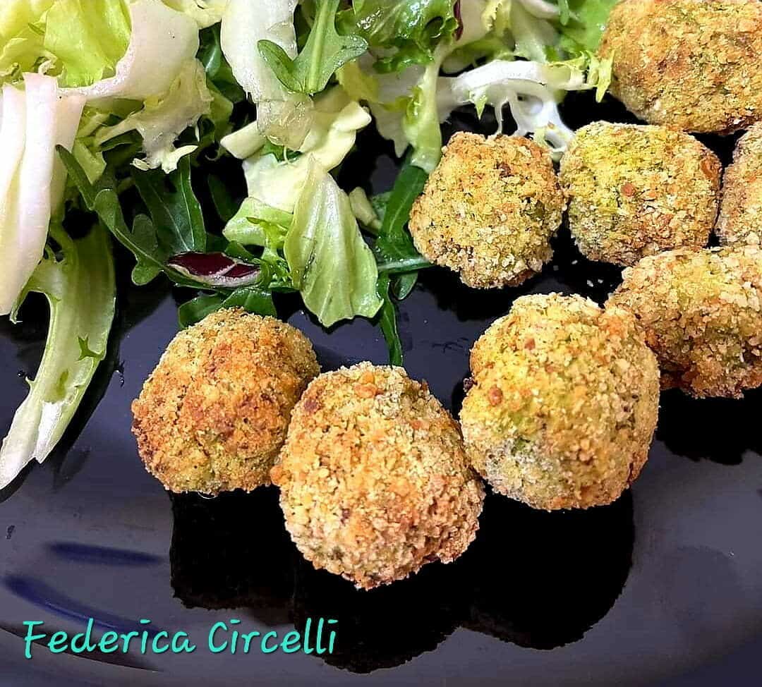 Polpette di broccoli in friggitrice ad aria, con formaggio spalmabile article-post