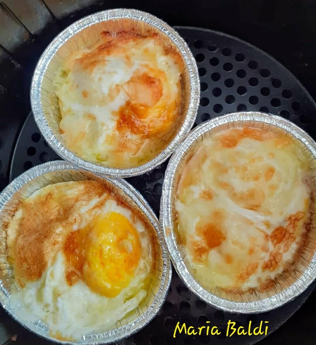 Uova fritte con mozzarella in friggitrice ad aria, la ricetta facilissima