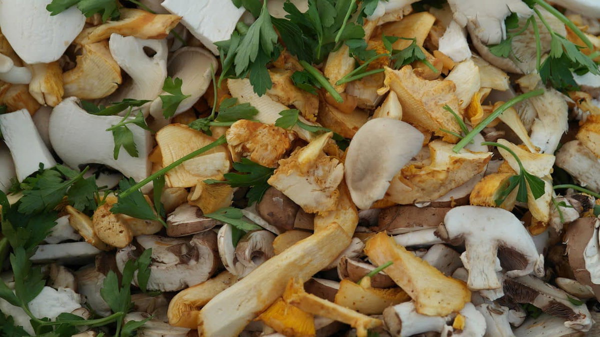 Funghi con pancetta in friggitrice ad aria, li abbiamo aromatizzati al burro e sono deliziosi article-post