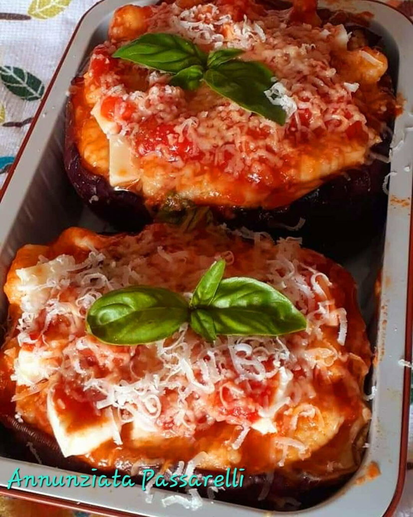 Gnocchi alla norma in friggitrice ad aria, serviti all’interno della melanzana preview