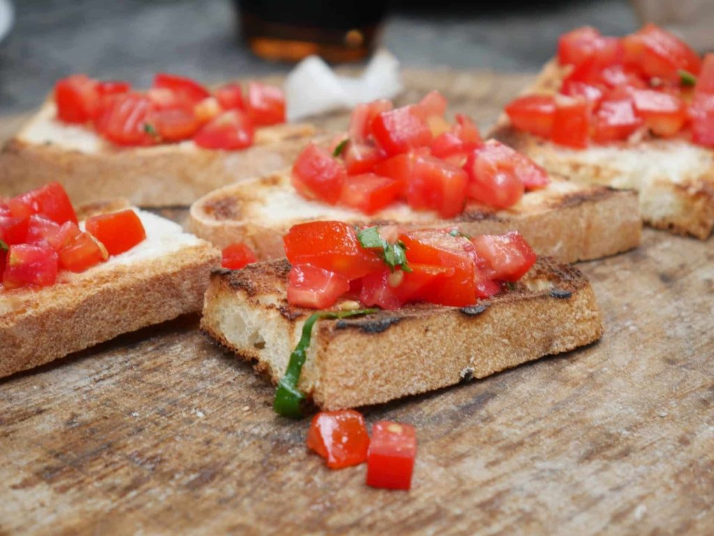 bruschetta-con-pomodorini-friggitrice-aria