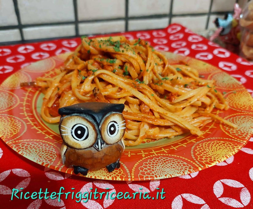 Linguine al pomodoro in friggitrice ad aria, le abbiamo cotte da crude preview