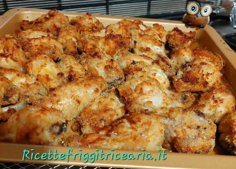 Ali di pollo panate e fritte in friggitrice ad aria, croccanti e gustose una tira l’altra preview