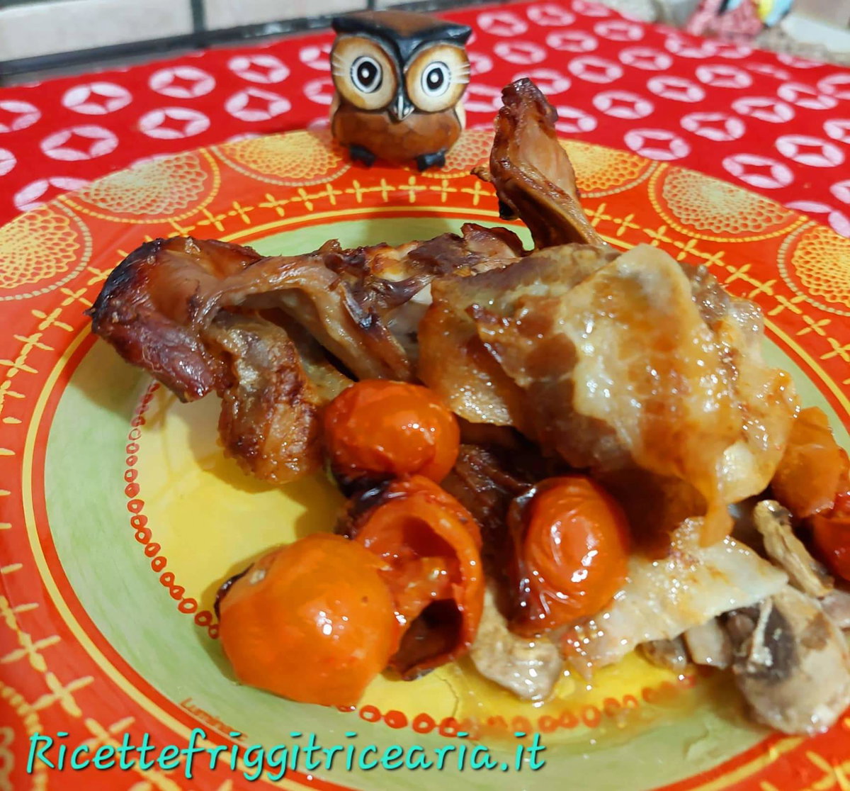 Coniglio con funghi, pomodorini e pancetta in friggitrice ad aria article-post