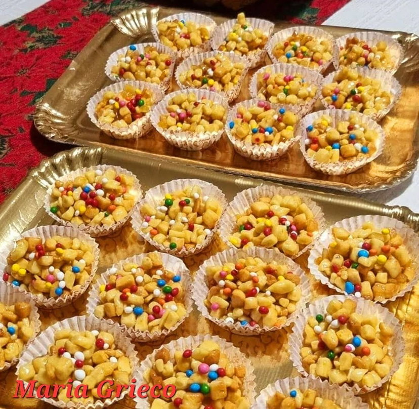 Cestini di struffoli in friggitrice ad aria, i dolci di Natale monoporzione preview