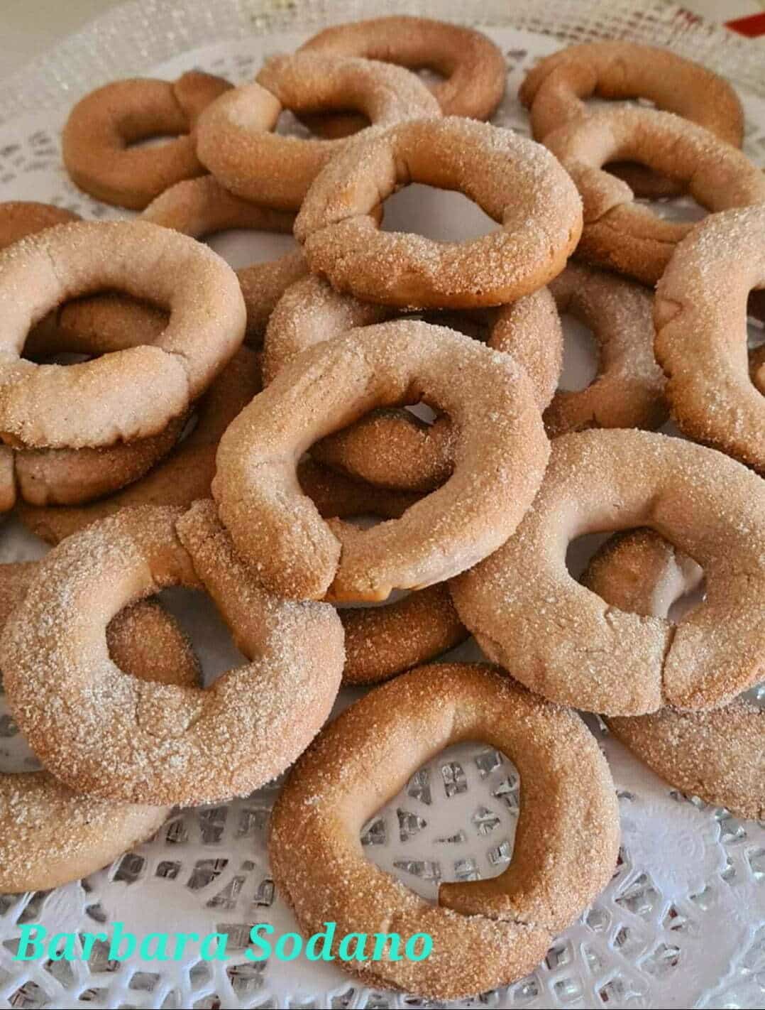 Ciambelline dolci al vino rosso in friggitrice ad aria article-post