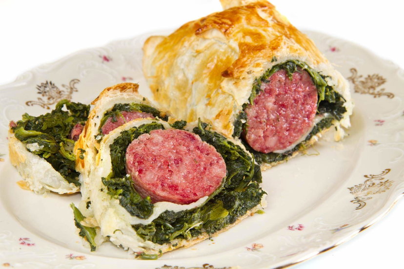 Cotechino in friggitrice ad aria, ripieno di spinaci in pasta sfoglia preview