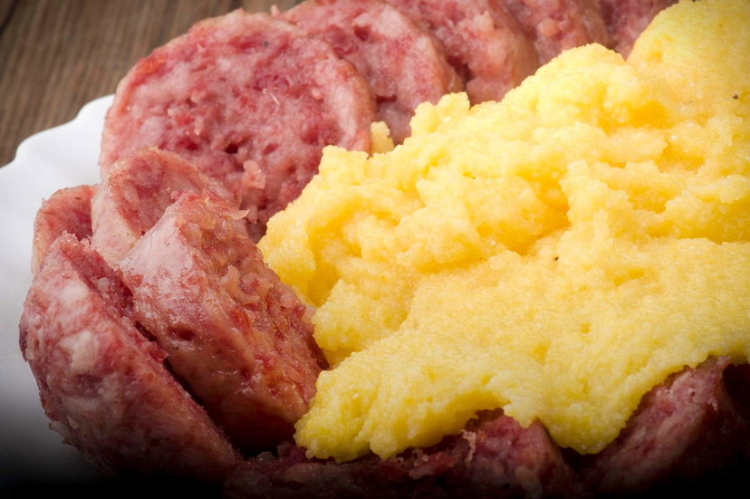 Cotechino in friggitrice ad aria, aggiungi le patate e avvolgilo in pasta sfoglia preview