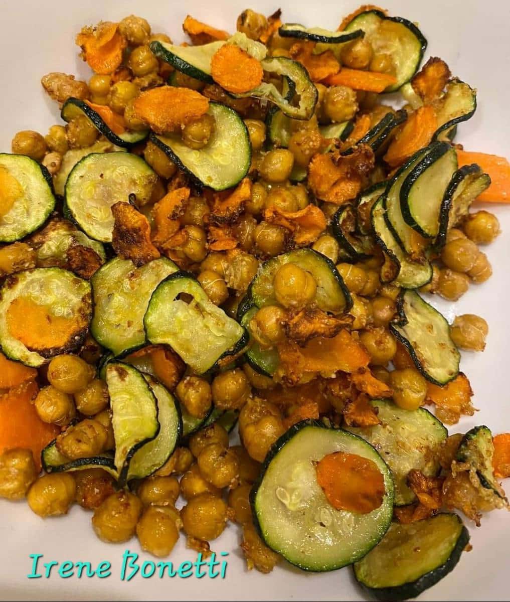 Zucchine carote e ceci in friggitrice ad aria: il contorno di verdure velocissimo article-post