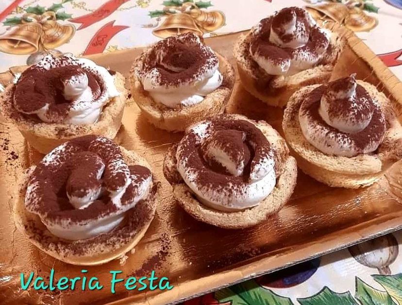 Cestini di pandoro in friggitrice ad aria, come riciclare il pandoro o panettone preview