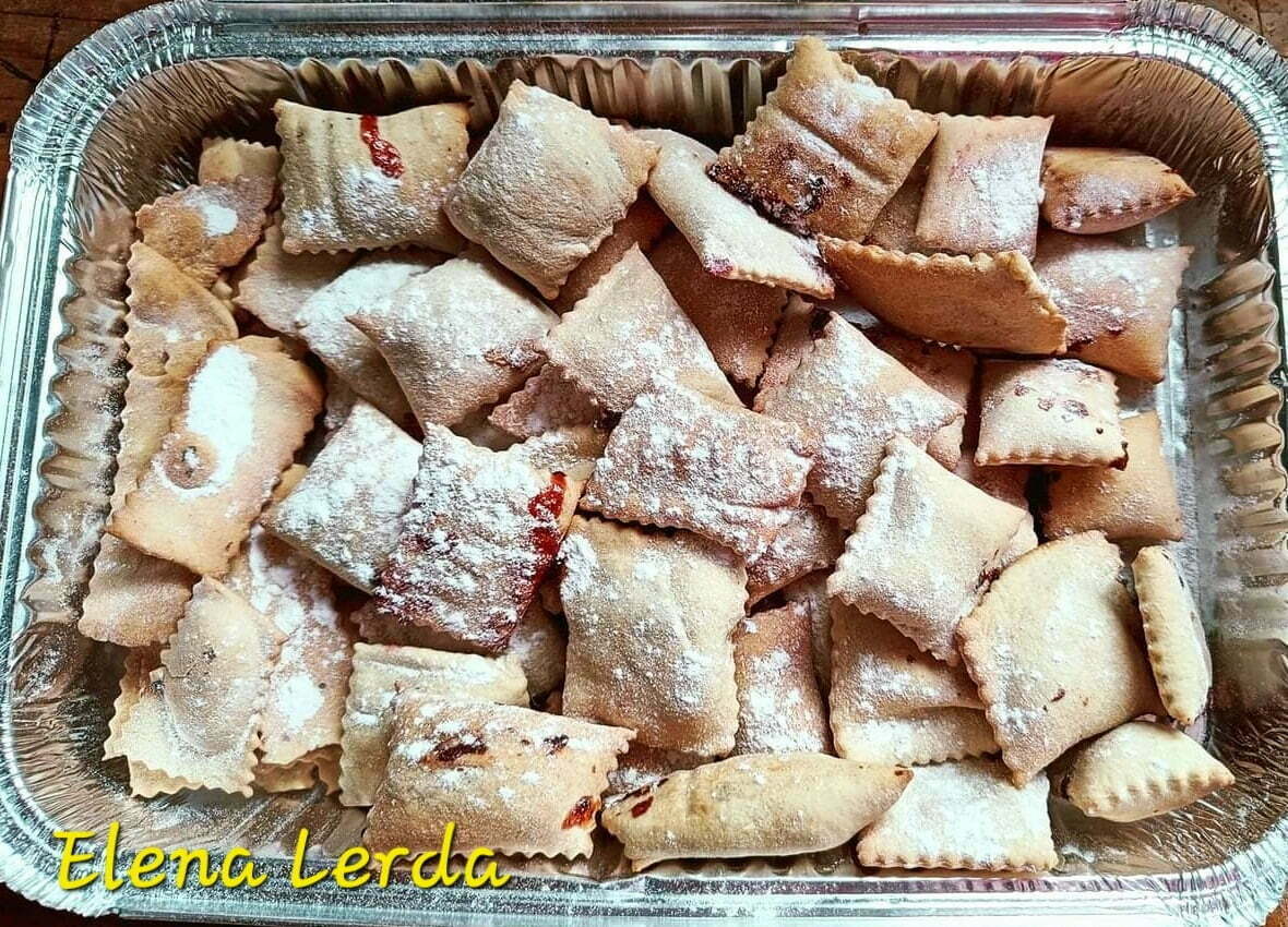 Chiacchiere di carnevale ripiene di cioccolato o marmellata in friggitrice ad aria article-post