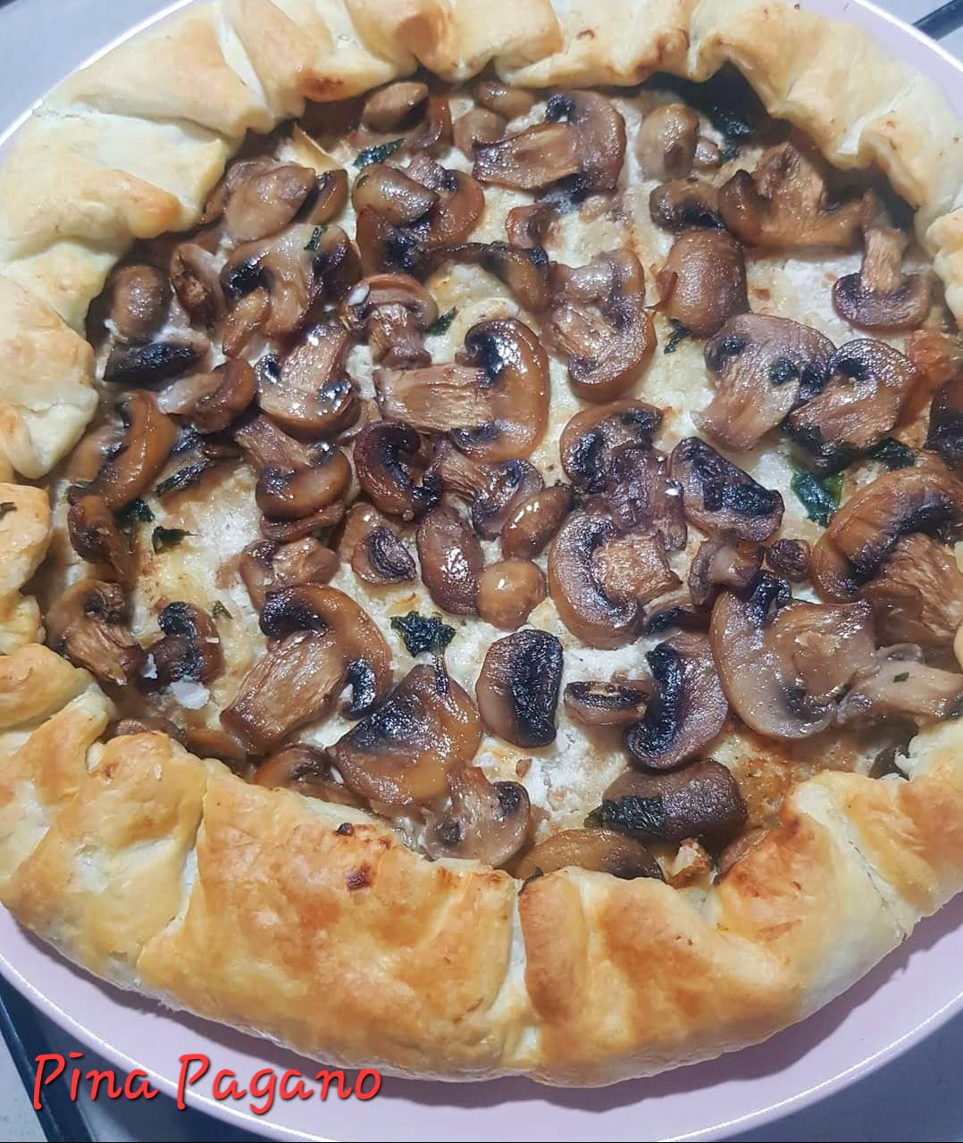 Torta rustica ai funghi in friggitrice ad aria, scopri la ricetta velocissima