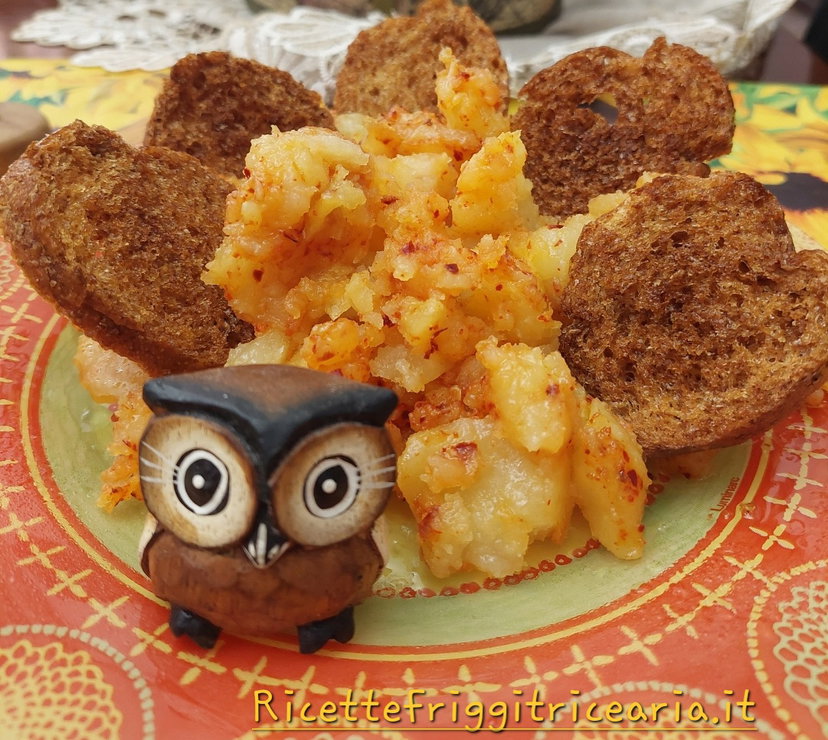 Le mie patate cunzate in friggitrice ad aria con il peperone crusco preview