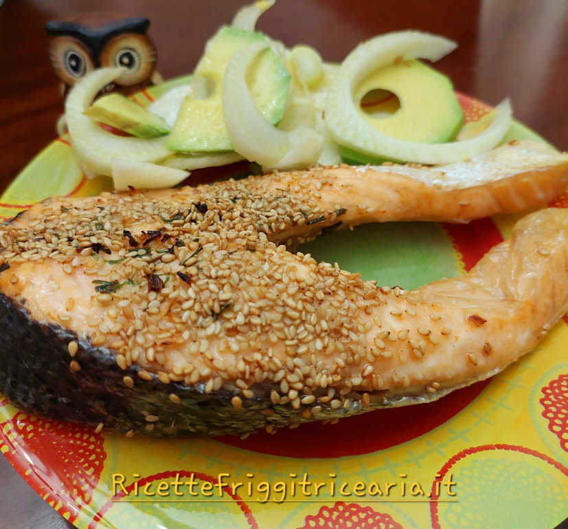 Salmone croccante con semi di sesamo in friggitrice ad aria preview