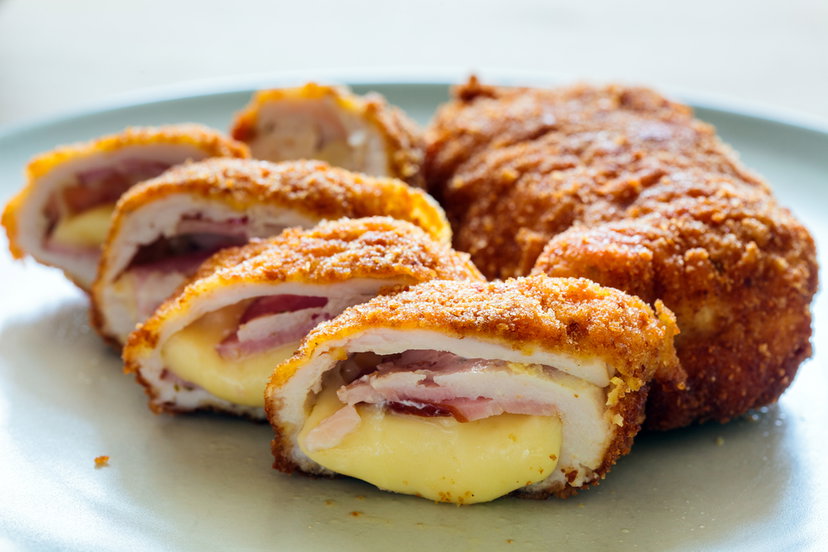 Involtini di pollo con prosciutto in friggitrice ad aria. Croccanti e filanti preview