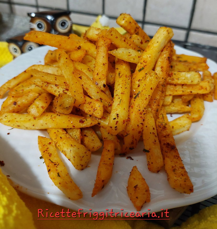 Patatine fritte con polvere di peperone dolce in friggitrice ad aria preview