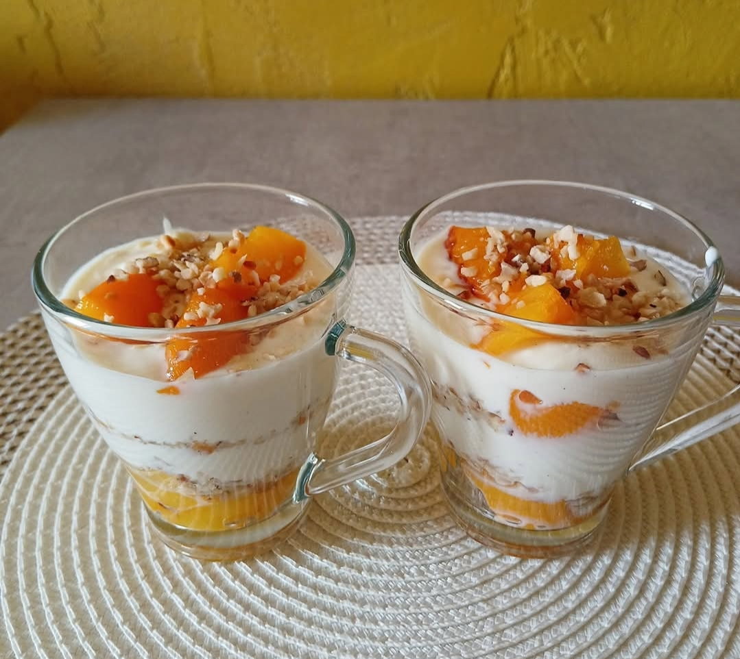 Yogurt, pesche e friggitrice ad aria: il dolce estivo, fresco e veloce da provare article-post