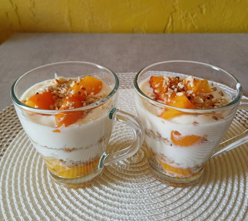 Yogurt, pesche e friggitrice ad aria: il dolce estivo, fresco e veloce da provare preview
