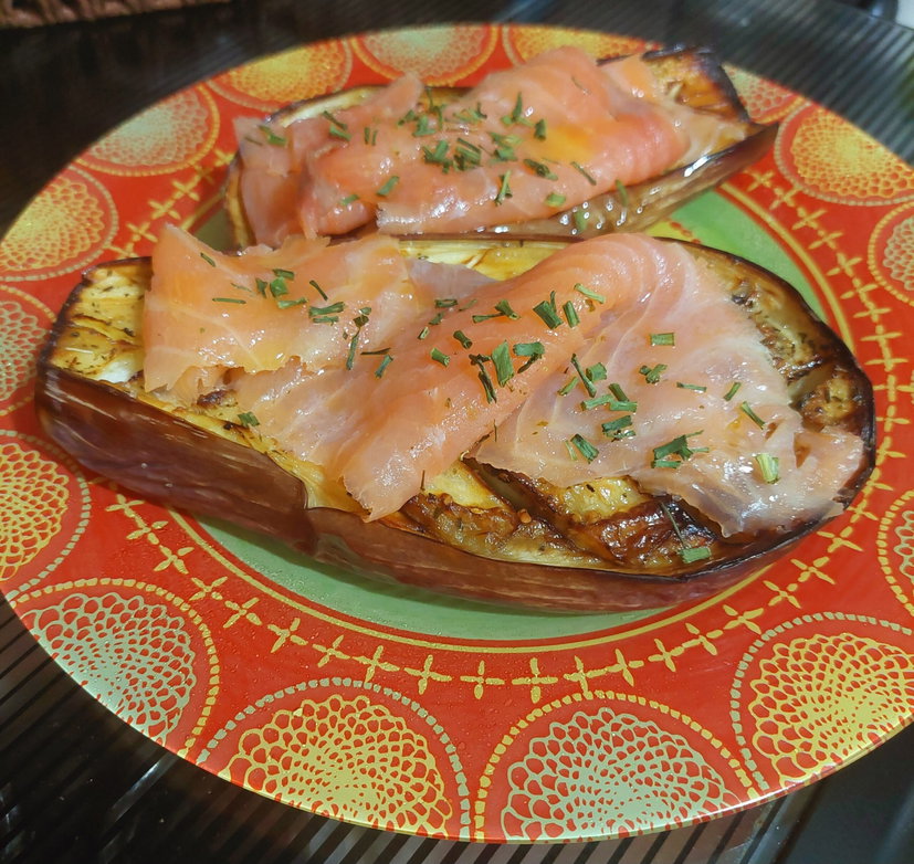 Melanzane grigliate in friggitrice ad aria, aggiungi il salmone per un secondo light preview