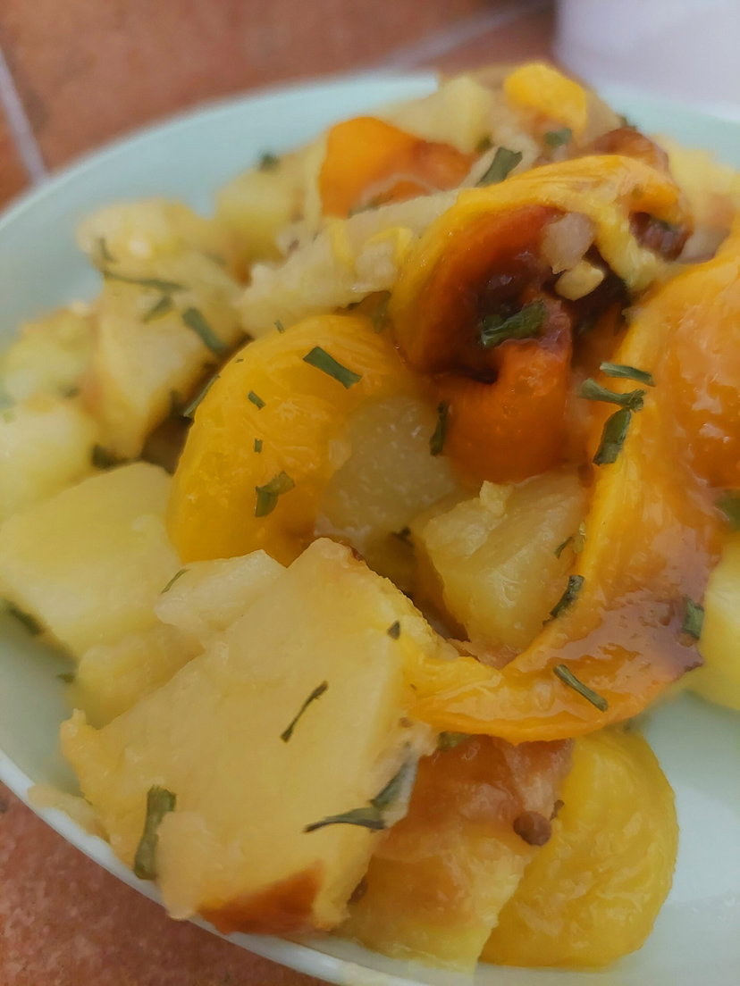 Insalata di patate, peperone e melanzana: la ricetta light in friggitrice ad aria pronta in 30 minuti preview