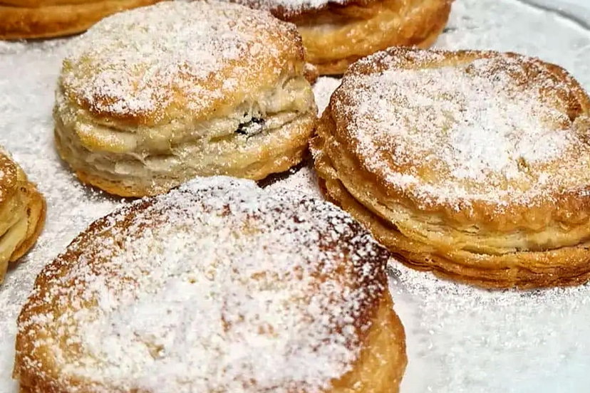 Bomboloni di pasta sfoglia e mele in friggitrice ad aria: il dolce veloce che tutti dovrebbero provare preview