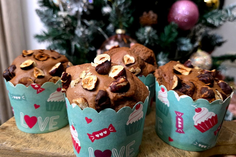 Muffin alle nocciole in friggitrice ad aria, con cuore di crema al cioccolato preview