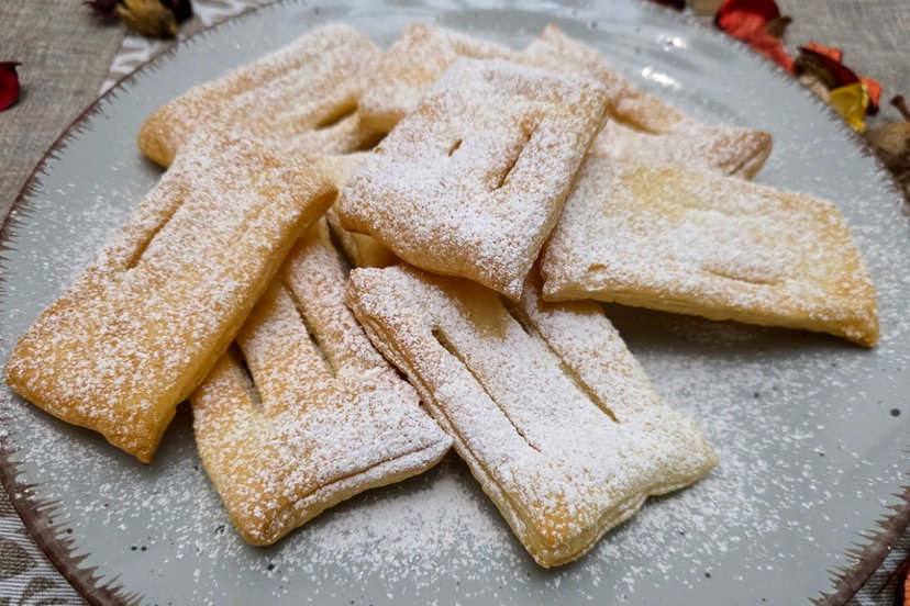 Chiacchiere finte in friggitrice ad aria con pasta sfoglia preview