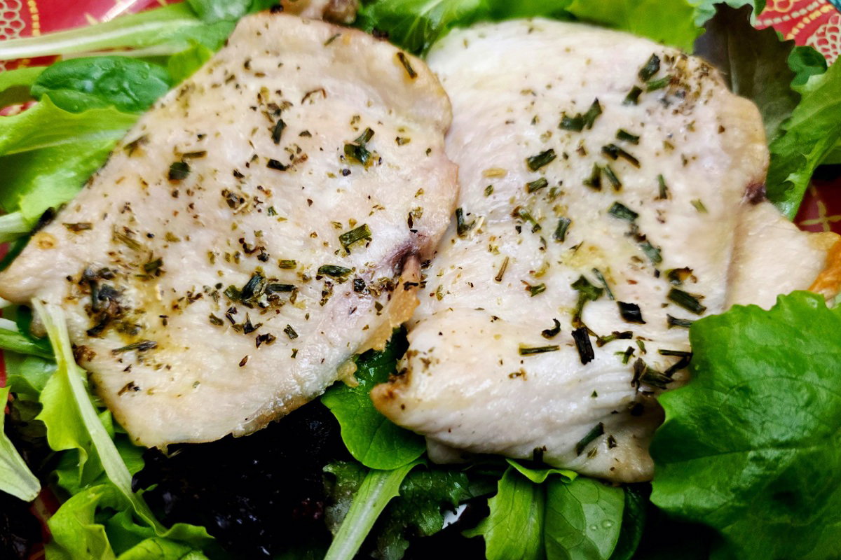 Petto di tacchino light in friggitrice ad aria, il trucco per una carne morbida article-post
