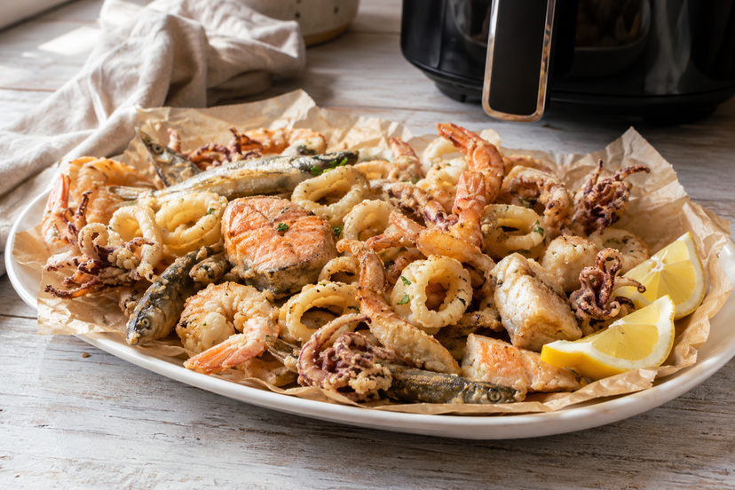 Tempi di cottura pesce in friggitrice ad aria: filetti, gamberi, calamari, salmone preview