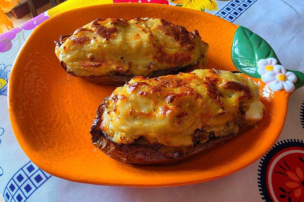 Melanzane ripiene di purè e carne macinata in friggitrice ad aria article-post